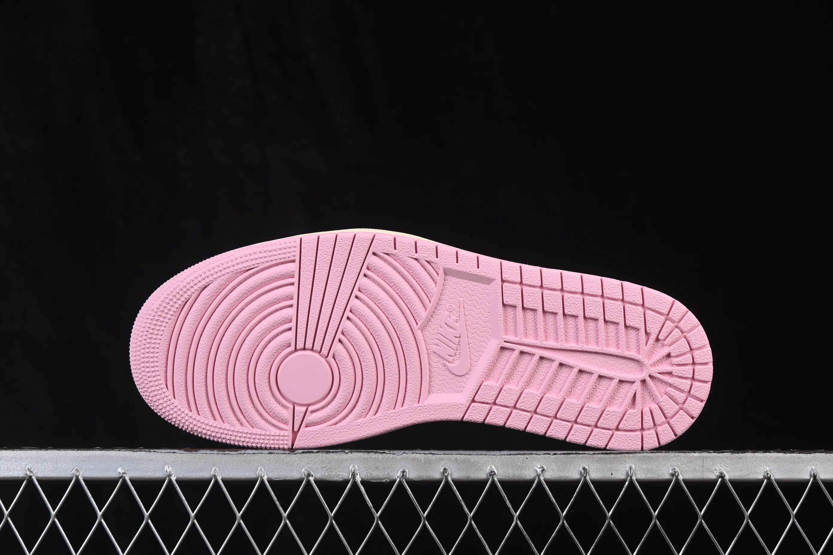 All categories Air Jordan Jordan series basketball shoes Air Jordan 1 Low ZG version Travis Scott x Air Jordan 1 Low OG AJ1 Joe 1 undercut low top full head layer IQ7604-101